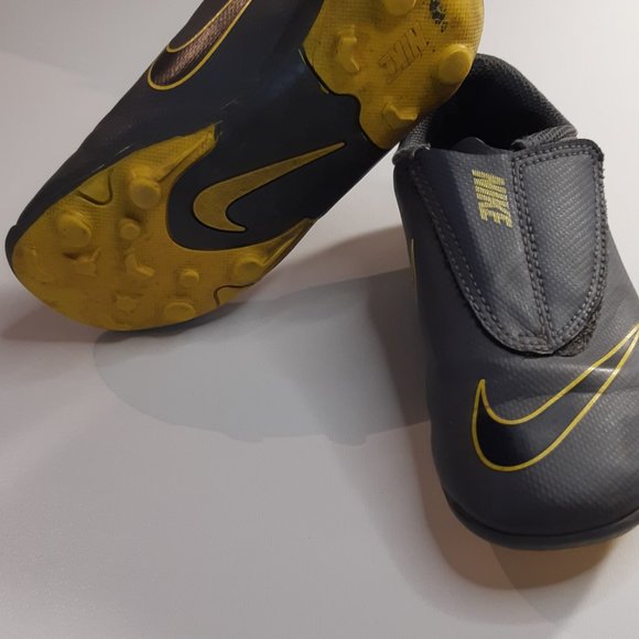 Nike soccer kids shoes - Picture 5 of 5